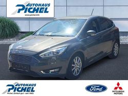 Grau Gebraucht 2016 Ford Focus Titanium Limousine | 12.790 € (Fairer Preis)