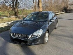 Grau Gebraucht 2012 Volvo V60 Kombi | 4.300 € (Guter Preis)