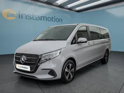 Grau Gebraucht 2024 Mercedes V300 Van / Kleinbus | 76.799 € (Teuer)
