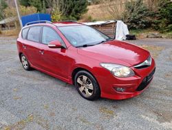 Rot Gebraucht 2012 Hyundai i30 Classic Kombi | 1.684 € (Fairer Preis)