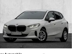 Weiß Gebraucht 2022 BMW 218 Luxury Line Kombi | 26.290 € (Fairer Preis)