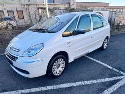 Weiß Gebraucht 2009 Citroën Xsara Picasso Tendance Van / Kleinbus | 850 € (Fairer Preis)