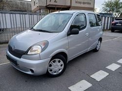 Silber Gebraucht 2002 Toyota Yaris Kombi | 1.600 € (Superpreis)