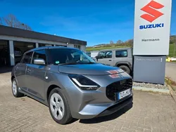 Silber Neu 2025 Suzuki Swift Comfort Limousine | 18.970 €