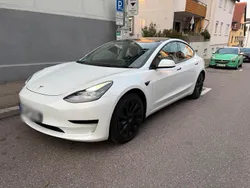 Weiß Gebraucht 2022 Tesla Model 3 Standard Range Plus Limousine | 27.000 €