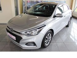 Silbermetallic Gebraucht 2019 Hyundai i20 Active Limousine | 13.222 € (Fairer Preis)