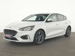Weiß Gebraucht 2021 Ford Focus ST-Line Limousine | 20.225 € (Guter Preis)