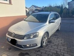 Silber Gebraucht 2011 VW Passat Highline Kombi | 3.650 € (Superpreis)