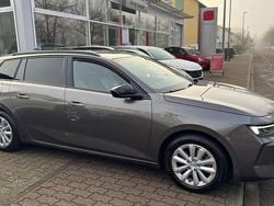 Vulkan grau metallic Gebraucht 2024 Opel Astra Kombi | 18.400 € (Guter Preis)