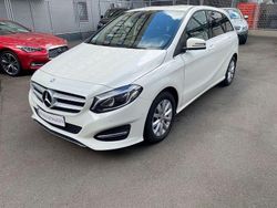 Weiß Gebraucht 2015 Mercedes B200 Style Van / Kleinbus | 12.900 € (Fairer Preis)