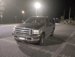 Grau Gebraucht 2003 Ford Excursion SUV | 15.500 €