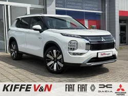 Weiß Neu 2025 Mitsubishi Outlander P-HEV Top SUV | 48.590 €