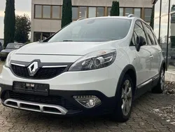 Weiß Gebraucht 2014 Renault Scénic III Bose Edition Van / Kleinbus | 5.580 € (Etwas zu teuer)