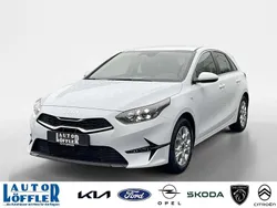 Wd cararraweiss (weiß) Gebraucht 2024 Kia Ceed Vision Limousine | 21.997 € (Superpreis)