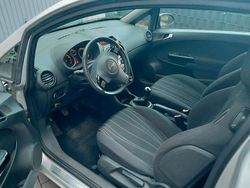 Grau Gebraucht 2010 Opel Corsa Edition Limousine | 2.949 € (Teuer)