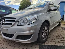 Silber Gebraucht 2009 Mercedes B180 Van / Kleinbus | 1.790 €