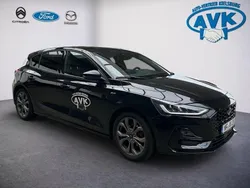 Obsidianschwarz metallic Gebraucht 2025 Ford Focus ST-Line Limousine | 29.990 € (Etwas zu teuer)