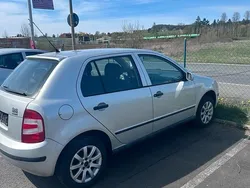 Silber Gebraucht 2005 Skoda Fabia Kleinwagen | 1.750 € (Etwas zu teuer)