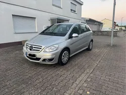 Silber Gebraucht 2010 Mercedes B200 Van / Kleinbus | 5.500 € (Fairer Preis)