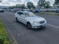 Grau Gebraucht 2006 Mercedes E320 Limousine | 2.900 € (Guter Preis)