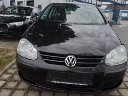 Schwarz Gebraucht 2004 VW Golf V Comfortline Kleinwagen | 1.990 € (Guter Preis)