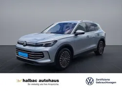 Oyster silver metallic Gebraucht 2024 VW Tiguan Elegance SUV | 45.720 €