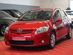 Rot Gebraucht 2011 Toyota Auris Life+ Limousine | 8.950 € (Fairer Preis)