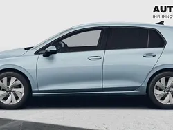 Crystal ice blue metallic Neu 2025 VW Golf VIII R Limousine | 30.364 € (Superpreis)