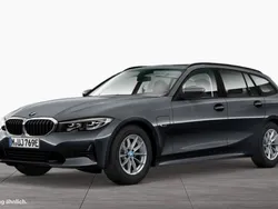 Grau Gebraucht 2022 BMW 320e Kombi | 29.806 € (Fairer Preis)