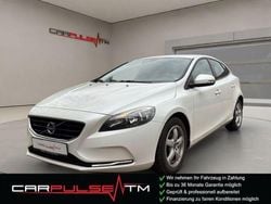 Weiß Gebraucht 2014 Volvo V40 Kinetic Limousine | 5.490 € (Superpreis)