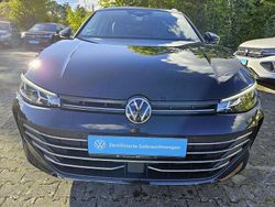 Grenadillschwarz Gebraucht 2025 VW Passat Business Kombi | 33.998 € (Guter Preis)