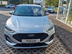 Silber Gebraucht 2024 Ford Focus ST-Line X Limousine | 26.999 € (Fairer Preis)