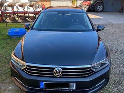 Grau Gebraucht 2017 VW Passat Comfortline Kombi | 15.900 € (Fairer Preis)