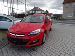 Rot Gebraucht 2013 Opel Astra Edition Kombi | 3.999 € (Guter Preis)