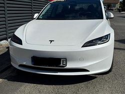 Weiß Gebraucht 2023 Tesla Model 3 Standard Range Limousine | 31.700 € (Etwas zu teuer)