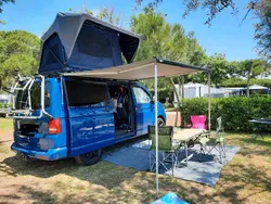 Blau Gebraucht 2012 VW T5 Van | 15.900 € (Teuer)