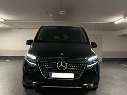 Schwarz Gebraucht 2024 Mercedes V250 Van / Kleinbus | 72.999 €