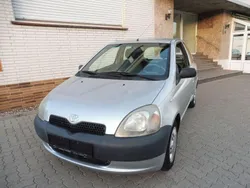 Silber Gebraucht 2002 Toyota Yaris Kleinwagen | 900 € (Guter Preis)