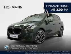 Sanremo green metallic Gebraucht 2023 BMW 218 Active Tourer Luxury Line Van / Kleinbus | 29.332 € (Fairer Preis)
