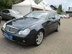 Smaragdschwarz metallic Gebraucht 2006 Mercedes C230 Coupé | 2.990 € (Superpreis)