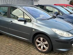 Grau Gebraucht 2005 Peugeot 307 Limousine | 999 € (Superpreis)