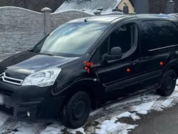 Schwarz Gebraucht 2017 Citroën Berlingo Van / Kleinbus | 8.888 € (Fairer Preis)