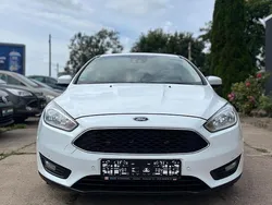 Weiß Gebraucht 2016 Ford Focus Trend Kleinwagen | 10.500 € (Teuer)