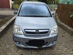 Silber Gebraucht 2008 Opel Meriva OPC Van / Kleinbus | 2.900 €