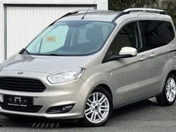 Beige Gebraucht 2018 Ford Tourneo Courier Titanium Van / Kleinbus | 7.000 € (Superpreis)