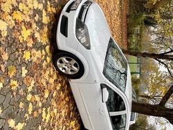 Weiß Gebraucht 2007 Opel Astra Limousine | 1.100 € (Fairer Preis)