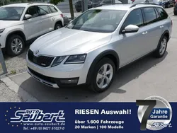Silber metallic Gebraucht 2019 Skoda Octavia Scout 4x4 Kombi | 31.990 €