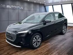Schwarz Gebraucht 2023 Audi Q4 e-tron Ambiente SUV | 31.780 € (Guter Preis)