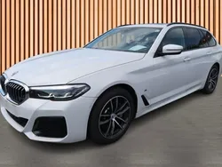 Weiss Gebraucht 2022 BMW 530 Shadowline Kombi | 41.980 € (Fairer Preis)