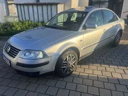 Silber Gebraucht 2002 VW Passat Basis Limousine | 2.390 € (Fairer Preis)